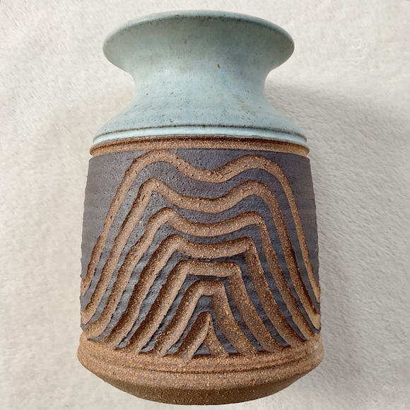 Signed Studio Pottery Vase 8” Carved Blue Matte Stoneware MCM - Picture 3 of 16